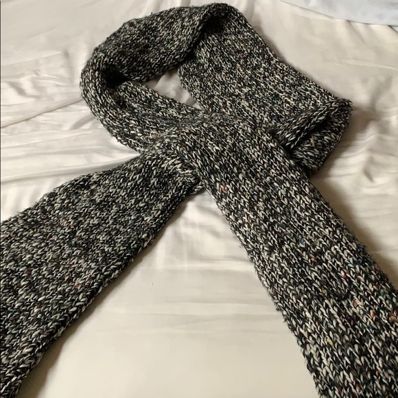 Scarves - Picture 4 of 8